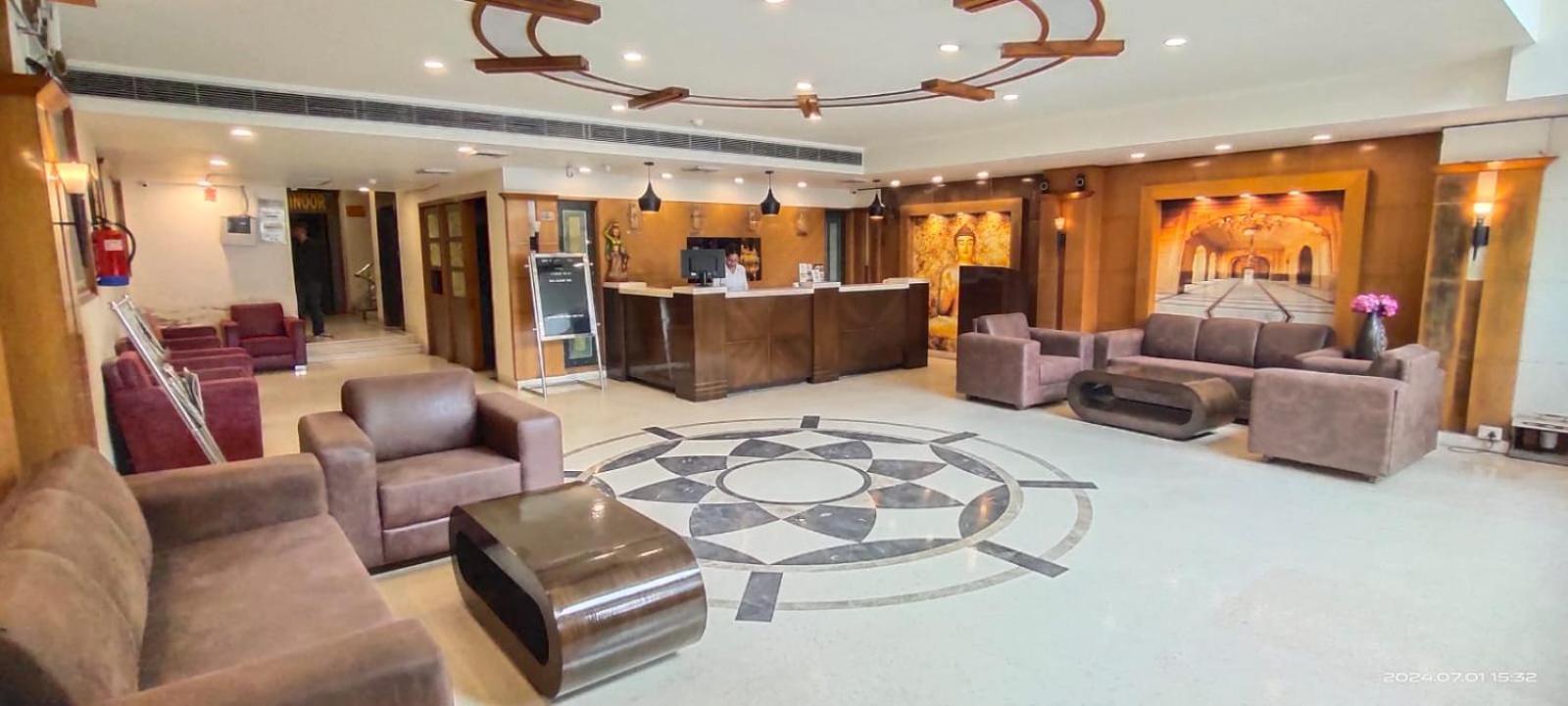 Hotel Queens Tower 阿姆利则 外观 照片